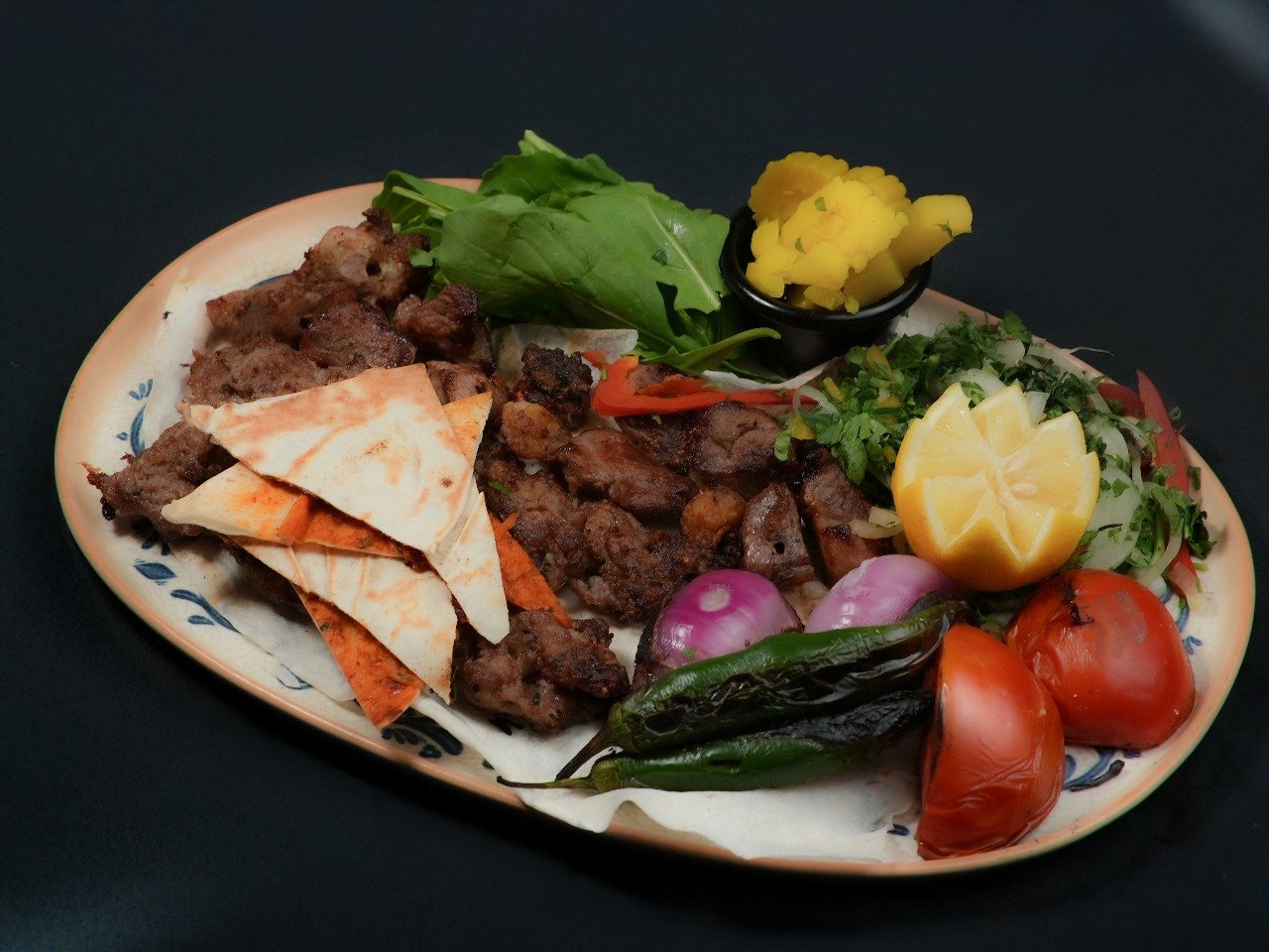 مشوي مشكل لحم